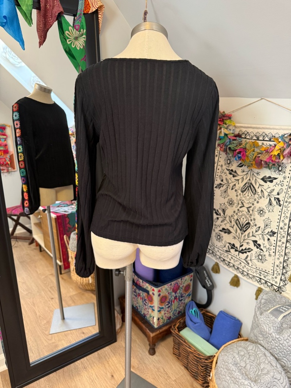Black Ribbed Long-Sleeve Top with Colorful Floral Sleeve Granny Squares Medium - Picture 6 of 10